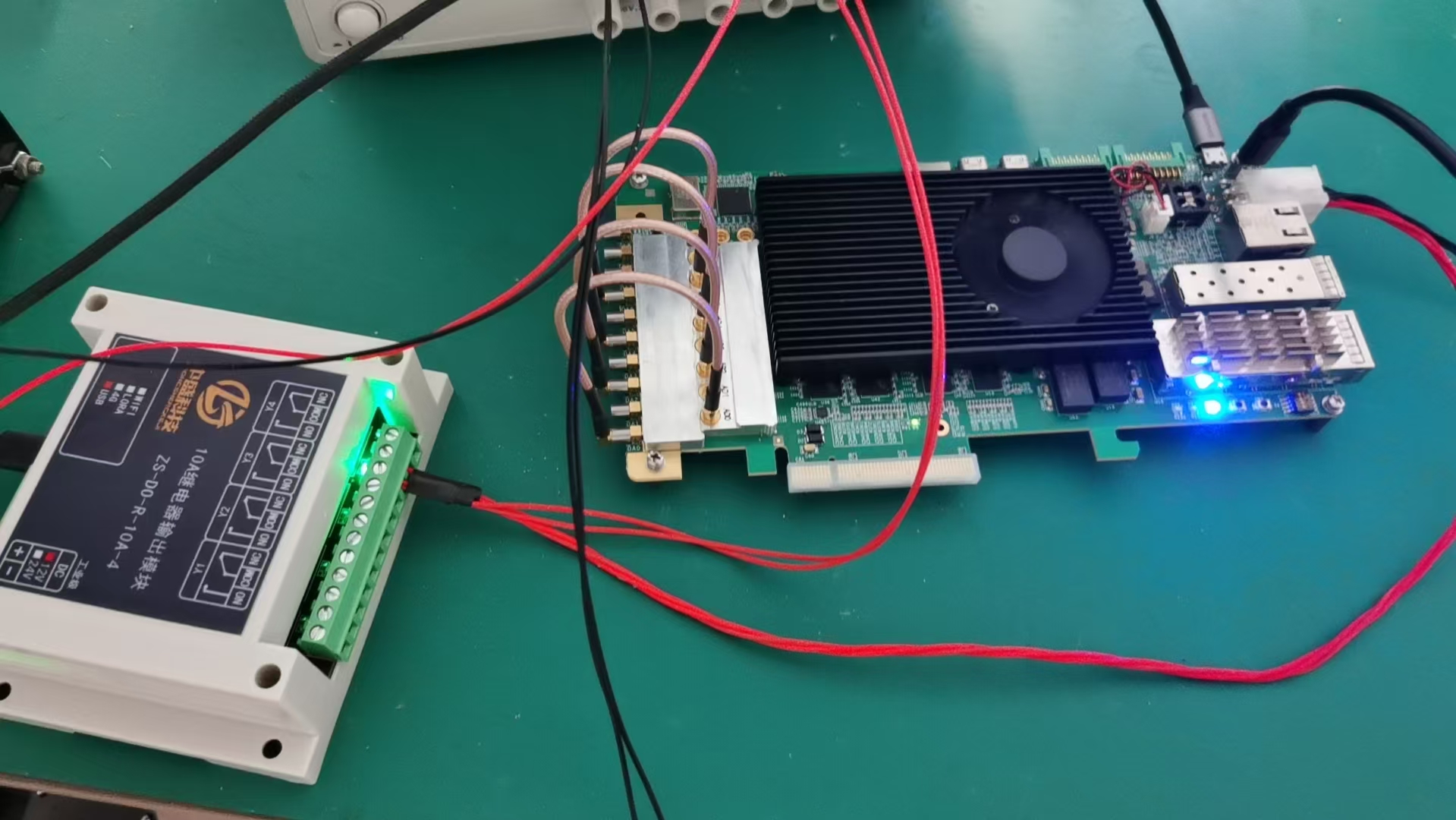 PCIE908 DAC多通道同步测试现场