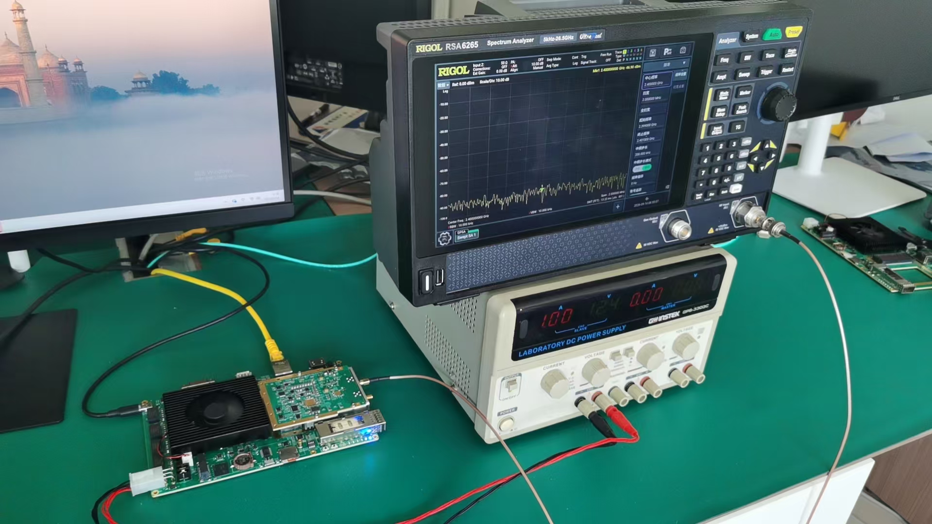 ZU902与FMC194可编程宽带信号源测试现场